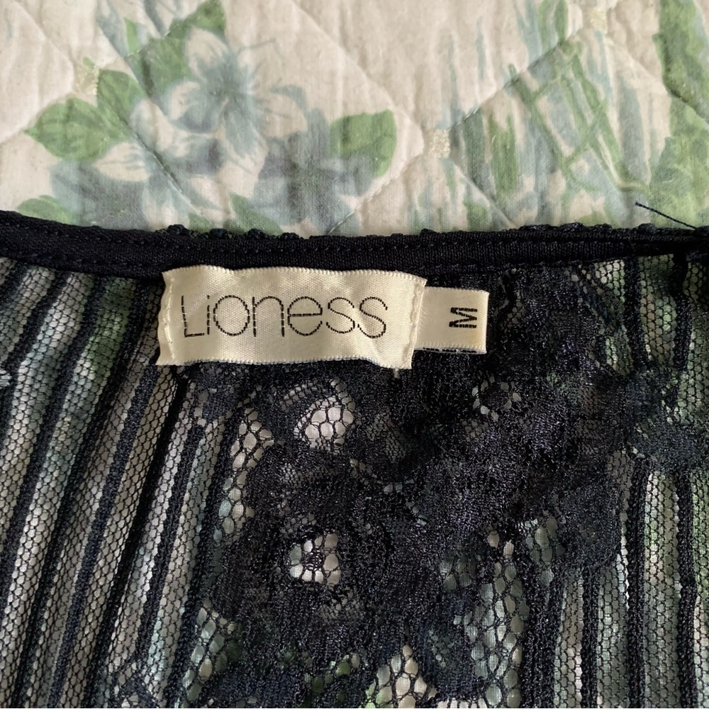 Lioness Lace Romper Navy Blue Long Sleeve Deep V Neck Tie M - Picture 5 of 8